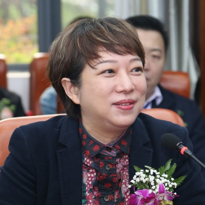 萬靜-武漢大學(xué)中南醫(yī)院心血管內(nèi)科副主任、主任醫(yī)師，博士生導(dǎo)師