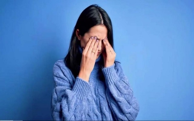 天天看手機(jī)，眼疲勞，視力越來(lái)越模糊怎么辦？